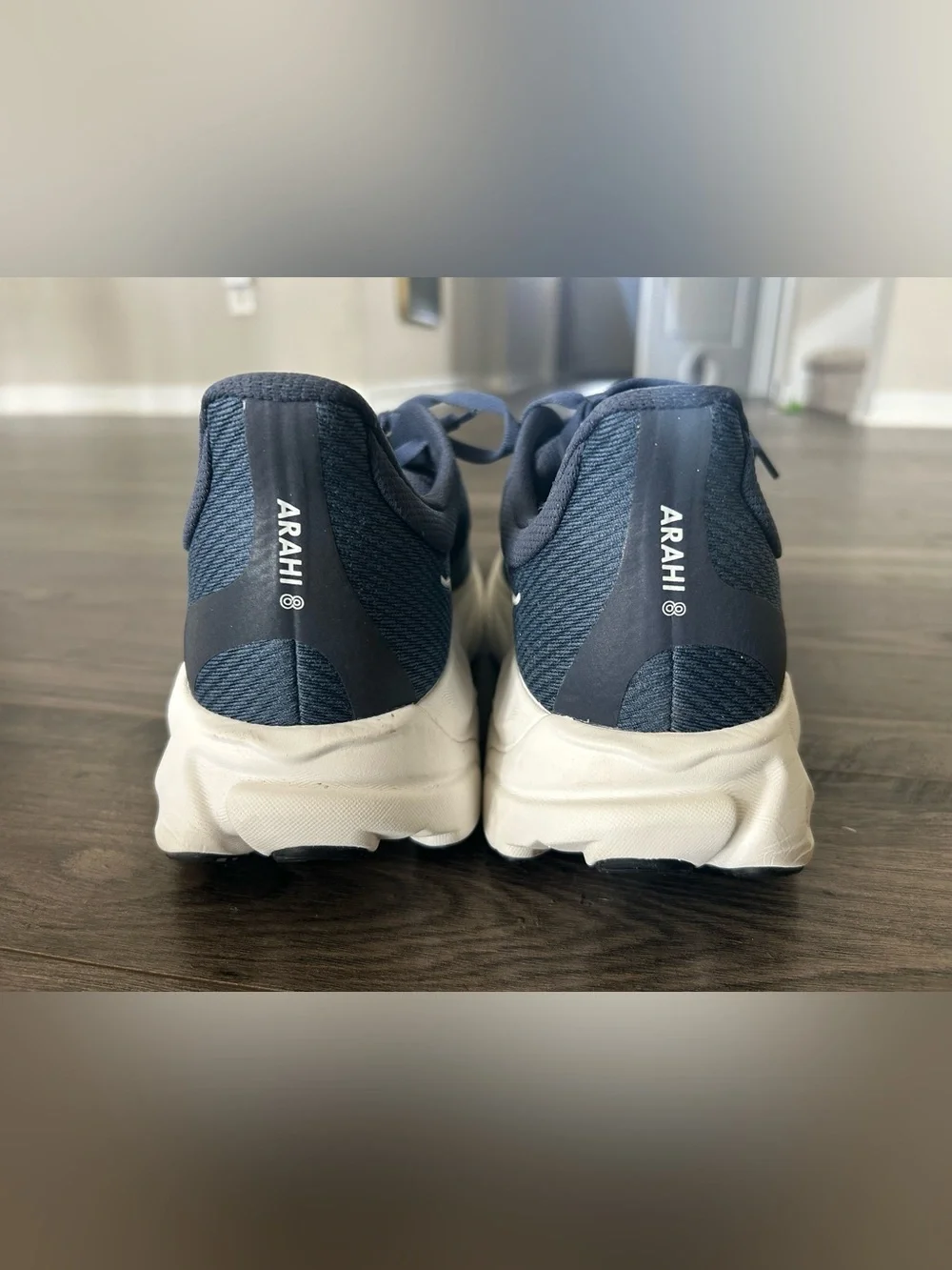 Hoka Men’s Running Shoes Arahi 8 Size 12D Varsity Navy/White